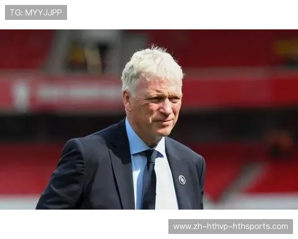 英超埃弗顿队现任主教练简介与表现分析